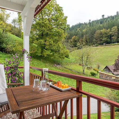 Haus Am Waldrand Apartman